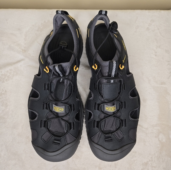 Keen Solr Water Shoe Sandal Men's Size 12 Black/Gold - Picture 1 of 9
